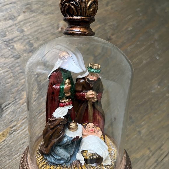 Pair of Elegant Nativity Scenes - Glass Holiday Decor - Picture 4 of 4
